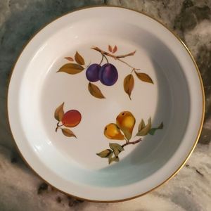 Royal Worcester Evesham Gold Edge 10-1/2" Pie Plate 1961. Fine Porcelain.